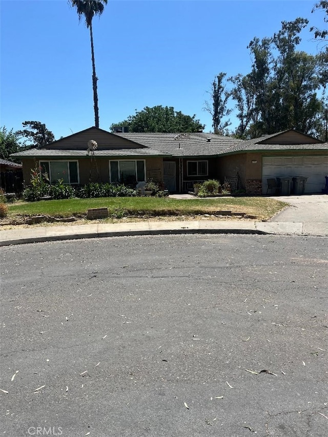 592 Kathryn Ct, Merced, CA 95348 - single story home featuring a garage and concrete driveway
