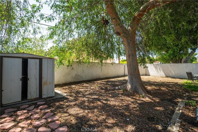 2691 Golden Ave, Long Beach, CA 90806 - view of fenced backyard