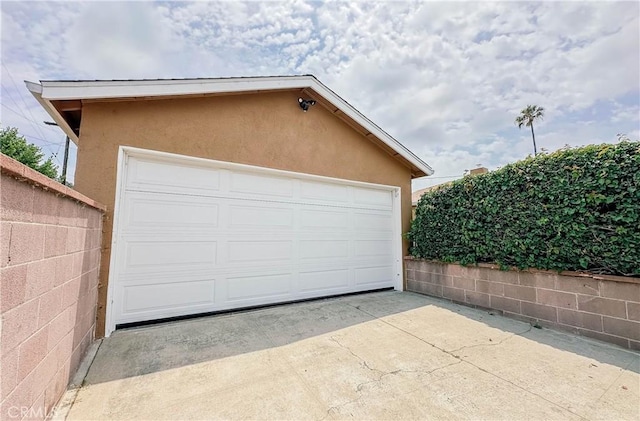 11304 Oklahoma Ave, South Gate, CA 90280 - view of garage