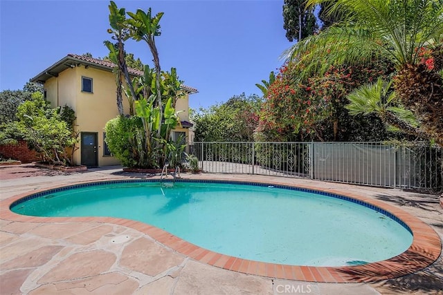 101 S Windsor Blvd, Los Angeles, CA 90004 - view of swimming pool