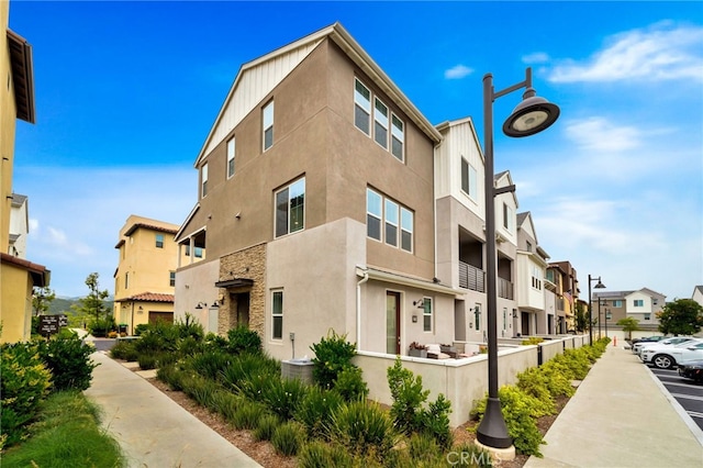 142 Juniper Dr, Rancho Mission Viejo, CA 92694 - view of property featuring a residential view