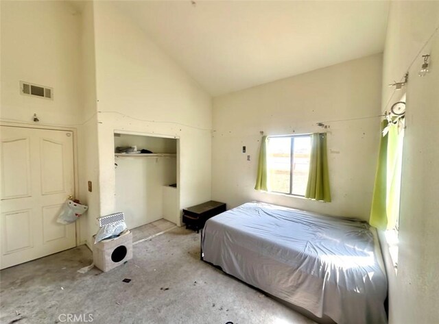 3748 W 118th St, Hawthorne, CA 90250 - bedroom with a closet and vaulted ceiling