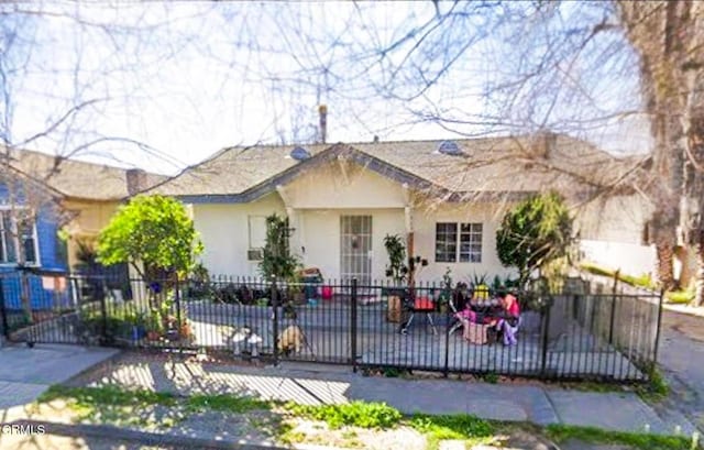 940 E 49th St, Los Angeles, CA 90011 - ranch-style house with stucco siding