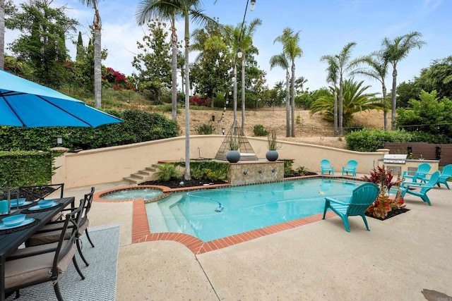 18150 Via Ascenso, Rancho Santa Fe, CA 92067 - view of swimming pool with a patio, a pool with connected hot tub, and outdoor dining space
