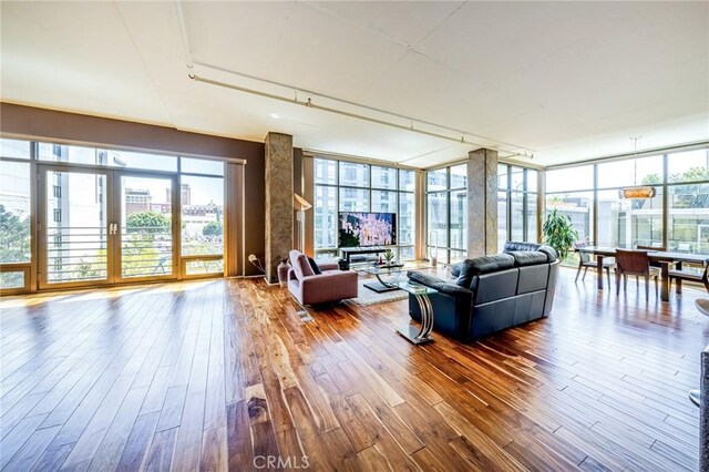 1111 S Grand Ave Unit 518, Los Angeles, CA 90015 - photo 10