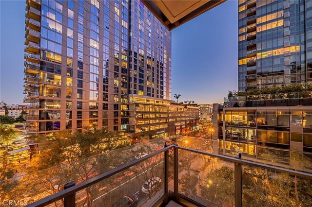 1111 S Grand Ave Unit 518, Los Angeles, CA 90015 - photo 40