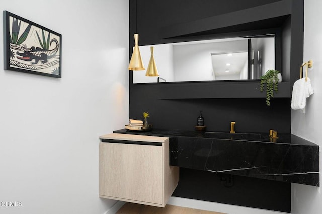 5622 Natick Ave, Sherman Oaks, CA 91411 - view of indoor wet bar