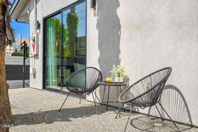 5622 Natick Ave, Sherman Oaks, CA 91411 - view of patio