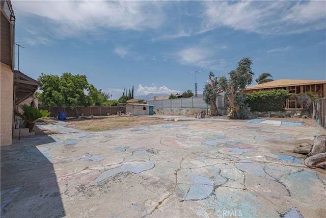 17196 Barbee St, Fontana, CA 92336 - fenced backyard with a patio area