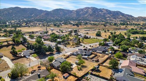 22150 Buena Vista St, Tehachapi, CA 93561 - aerial view of residential area with mountains