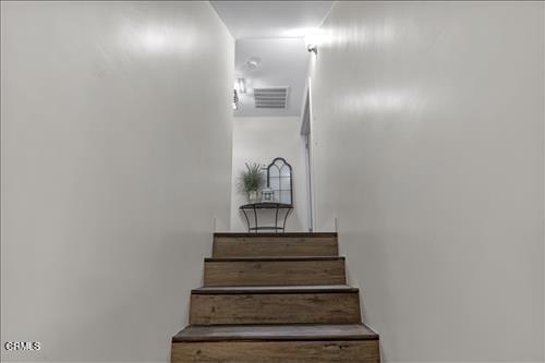 22150 Buena Vista St, Tehachapi, CA 93561 - view of staircase
