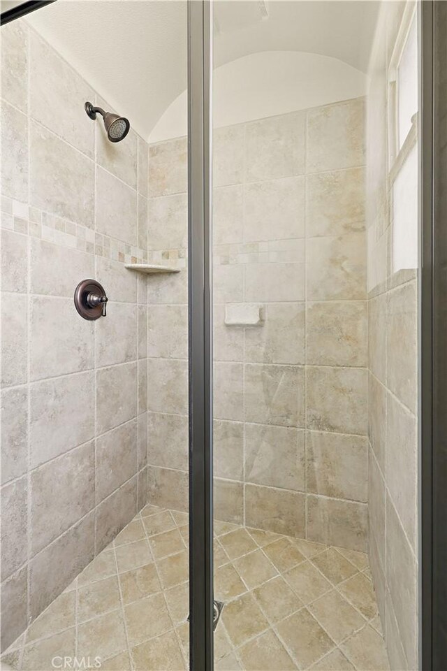 13045 Ridgewood Way, Chowchilla, CA 93610 - full bath with a stall shower