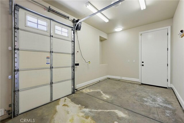 13045 Ridgewood Way, Chowchilla, CA 93610 - garage with baseboards