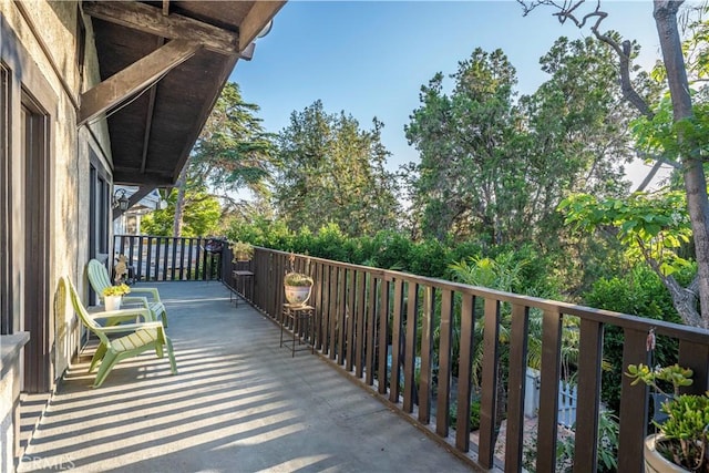 1914 S W View St, Los Angeles, CA 90016 - view of balcony