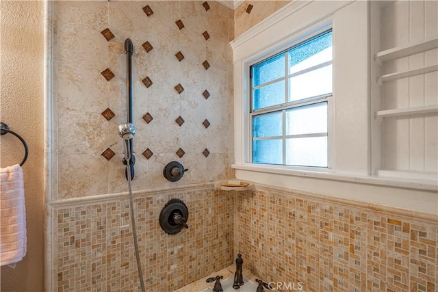 1914 S W View St, Los Angeles, CA 90016 - bathroom view