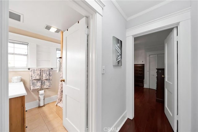 1914 S W View St, Los Angeles, CA 90016 - corridor with crown molding and baseboards
