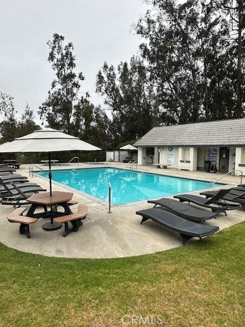 546 Northpoint Cir, Santa Maria, CA 93455 - community pool featuring a patio and a lawn