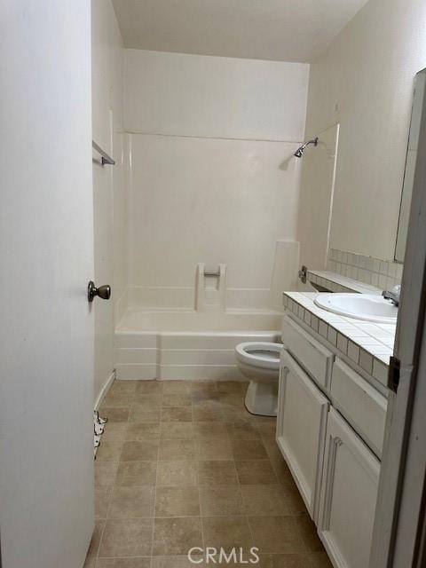 546 Northpoint Cir, Santa Maria, CA 93455 - bathroom with toilet, vanity, and tub / shower combination