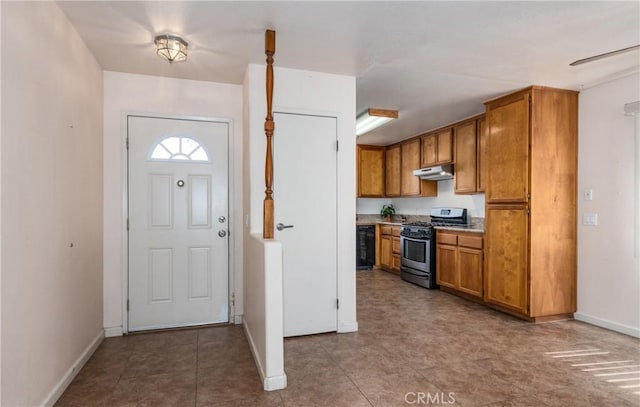 66427 3rd St, Desert Hot Springs, CA 92240 - entrance foyer with baseboards