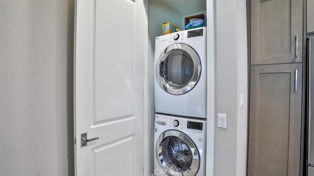 876 Doheny Way, Dana Point, CA 92629 - laundry area featuring stacked washer and clothes dryer
