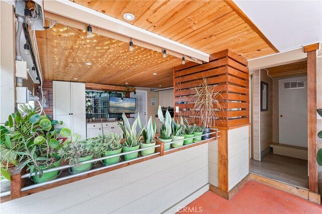 20402 Pioneer Blvd, Lakewood, CA 90715 - view of doorway to property