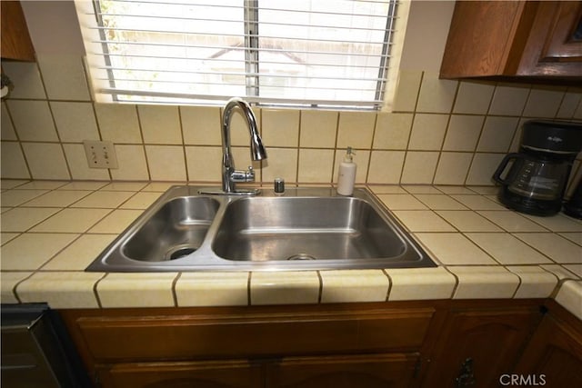 11514 Beverly Blvd, Whittier, CA 90601 - kitchen view of tile counters and backsplash