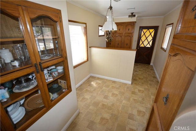 11514 Beverly Blvd, Whittier, CA 90601 - dining space with crown molding