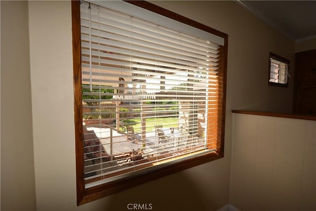 11514 Beverly Blvd, Whittier, CA 90601 - detailed view of ornamental molding