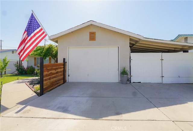 3833 Kennedy St, Le Grand, CA 95333 - garage featuring driveway