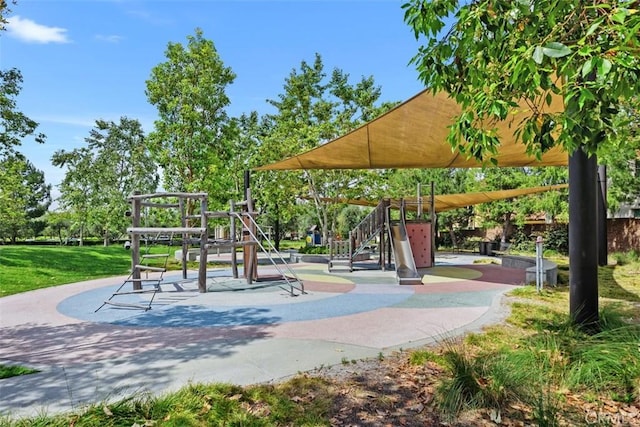 156 Barrow, Irvine, CA 92620 - community jungle gym with a lawn