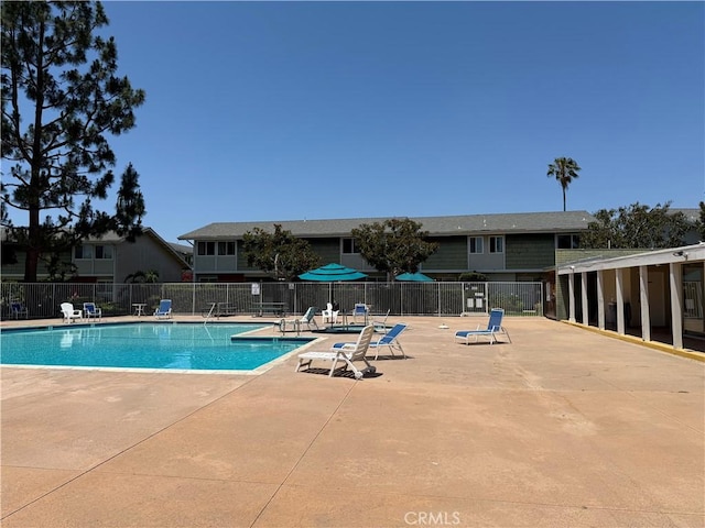 1404 N Tustin Ave Unit H1, Santa Ana, CA 92705 - community pool with a patio