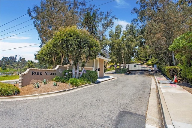 24336 Hillview Dr, Laguna Niguel, CA 92677 - community sign with asphalt driveway