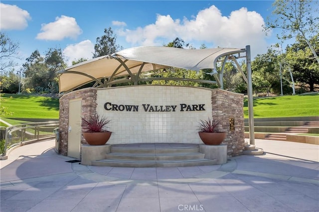 24336 Hillview Dr, Laguna Niguel, CA 92677 - community sign with a yard