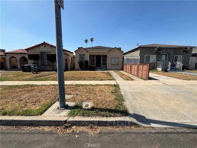 1434 W 92nd St, Los Angeles, CA 90047 - view of front of home with stucco siding