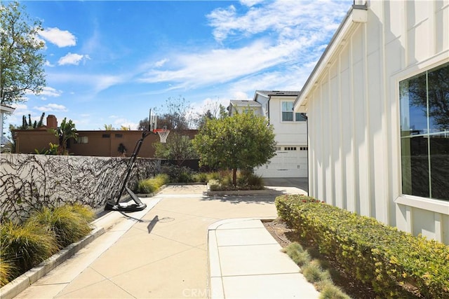 2294 Pacific Ave, Costa Mesa, CA 92627 - view of patio / terrace
