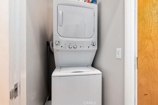 223 San Miguel St, Avila Beach, CA 93424 - washroom featuring stacked washer and clothes dryer