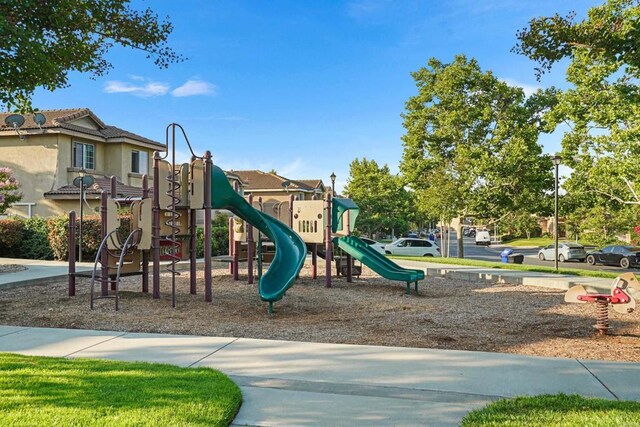 8749 Fairoaks Ct, Rancho Cucamonga, CA 91730 - view of community play area