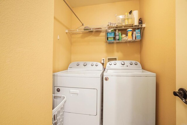 8749 Fairoaks Ct, Rancho Cucamonga, CA 91730 - laundry area featuring separate washer and dryer