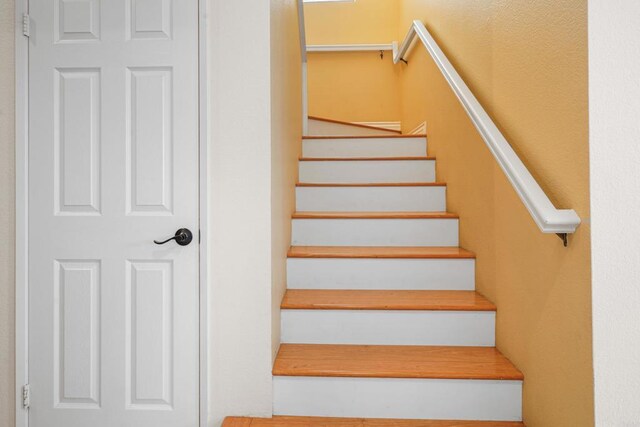 8749 Fairoaks Ct, Rancho Cucamonga, CA 91730 - view of staircase