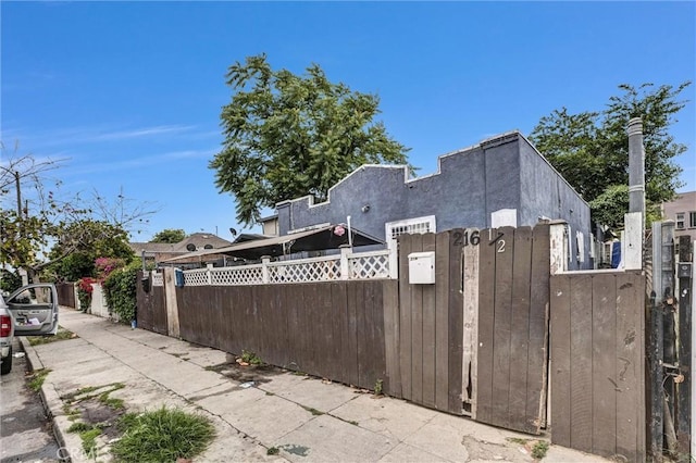 216 E 54th Th, Los Angeles, CA 90011 - photo 2