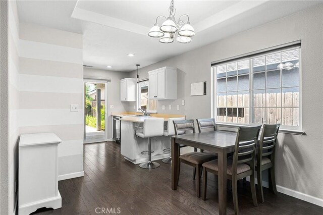 1377 Lucy Way, Chico, CA 95973 - dining room with dark wood-style floors, a chandelier, baseboards, and recessed lighting