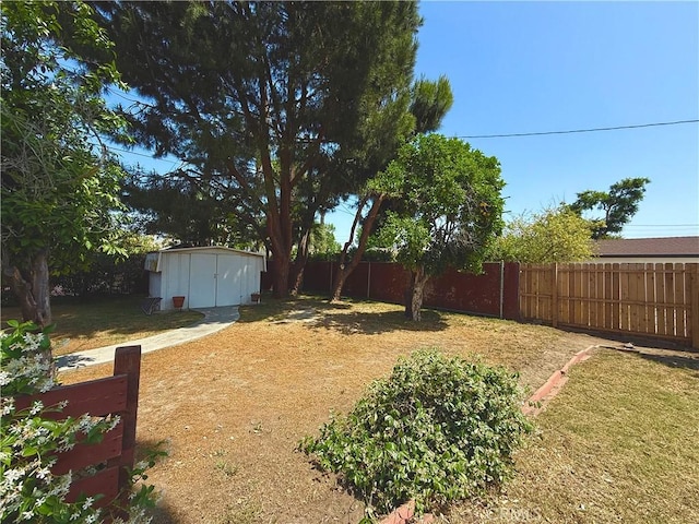 1444 N Maple St, Burbank, CA 91505 - view of fenced backyard