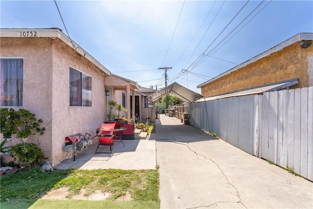 10752 Weigand Ave, Los Angeles, CA 90059 - view of patio