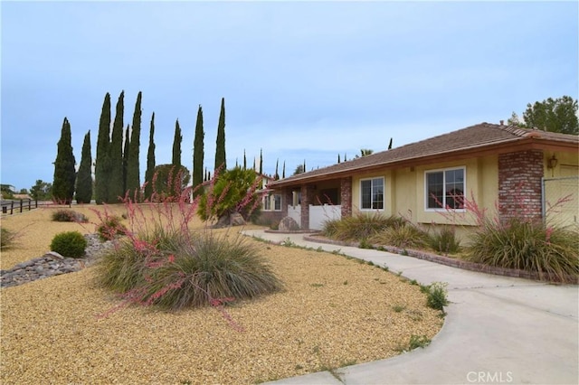 19180 Osceola Rd, Apple Valley, CA 92307 - view of yard featuring a garage