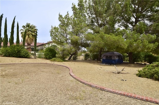 19180 Osceola Rd, Apple Valley, CA 92307 - view of yard