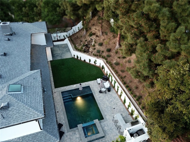 3914 Woodfield Dr, Sherman Oaks, CA 91403 - view of subject property with a pool
