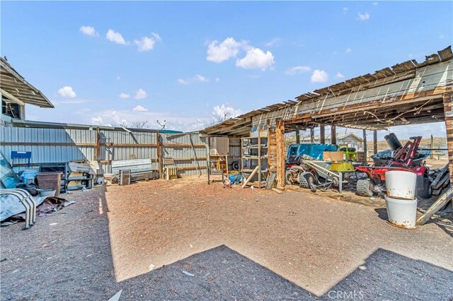 26447 20 Mule Team Rd, Boron, CA 93516 - view of yard with an outdoor structure