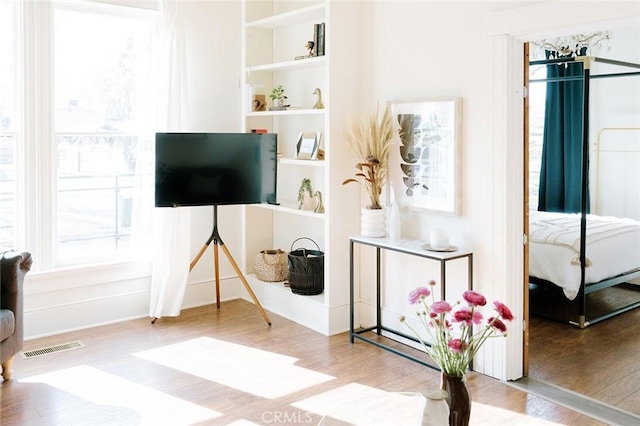 256 E 1st Ave, Chico, CA 95926 - sitting room with wood finished floors and built in features