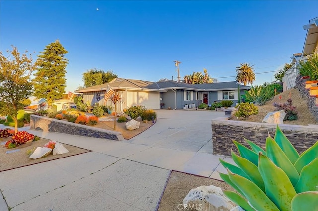 1717 Cumbre Dr, San Pedro, CA 90732 - ranch-style home with a garage and driveway