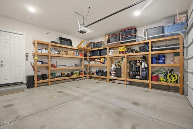 508 Autumn Path Ln, Santa Paula, CA 93060 - garage featuring a garage door opener